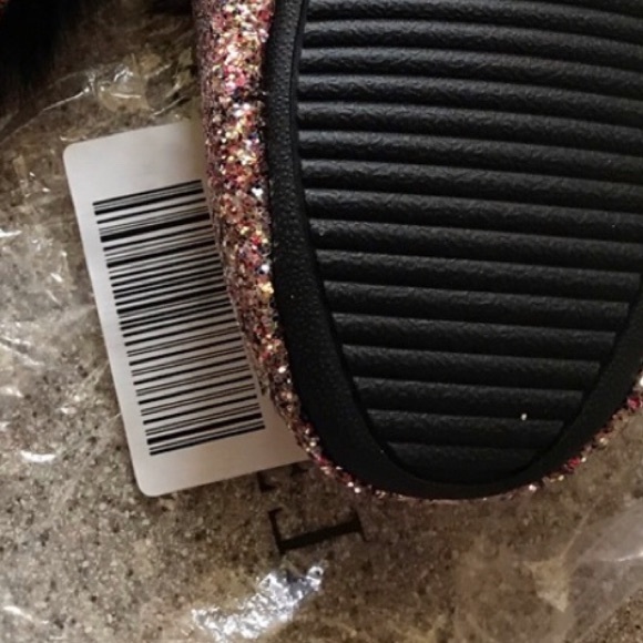 VS FAUX FUR GLITTER SLIPPERS SZ M 7-8 - Picture 6 of 6